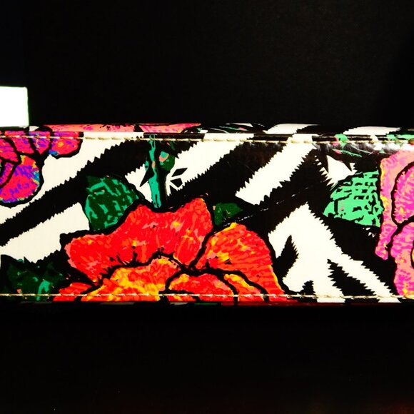 Consuela Carla Midtown Crossbody - Picture 9 of 13